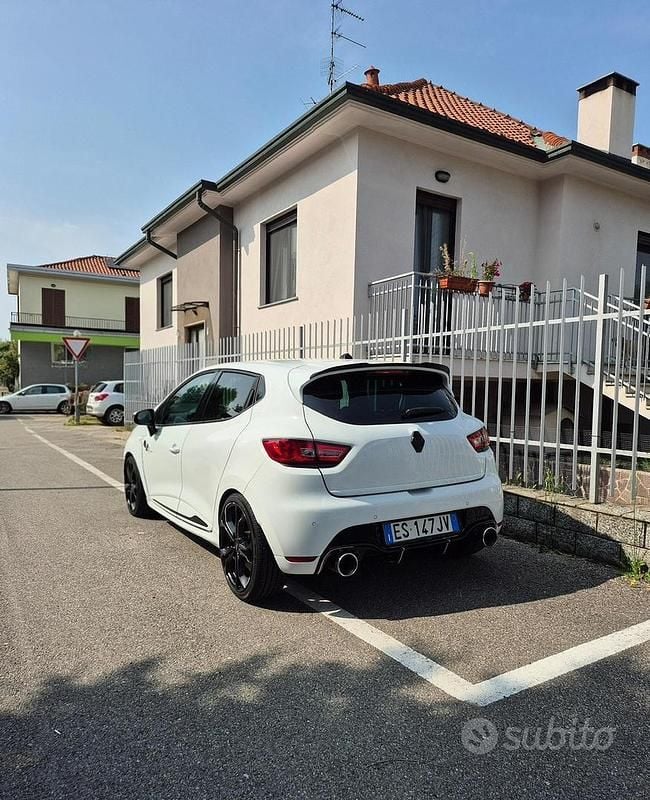 Käytetty Renault Clio IV R.S. 200 HP (147 kW) 2013 Valkoinen Sedan