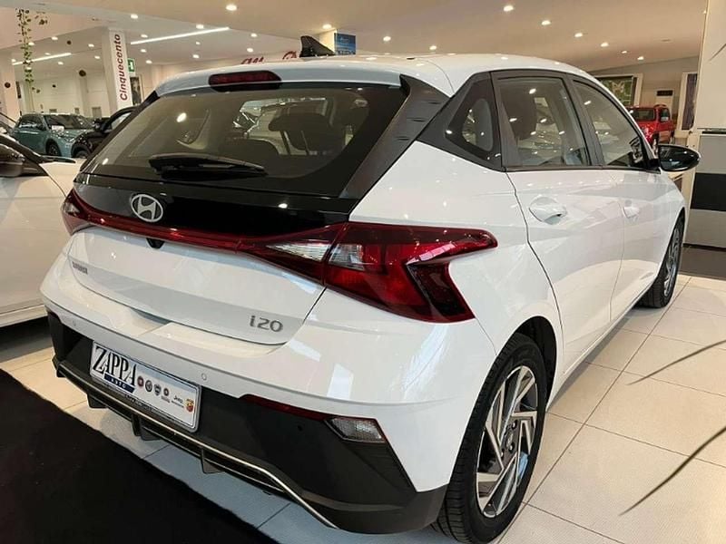 Usata Hyundai i20 83 CV (61 kW) 2024 Bianco Utilitaria