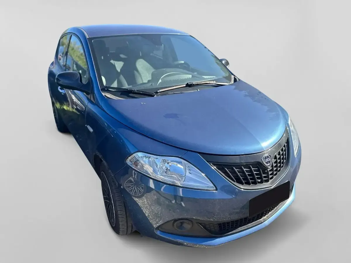 Usata Lancia Ypsilon Silver 70 CV (51 kW) 2023 Blu Utilitaria