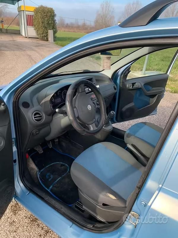 Usata Fiat Panda 77 CV (56 kW) 2010 Blu Utilitaria