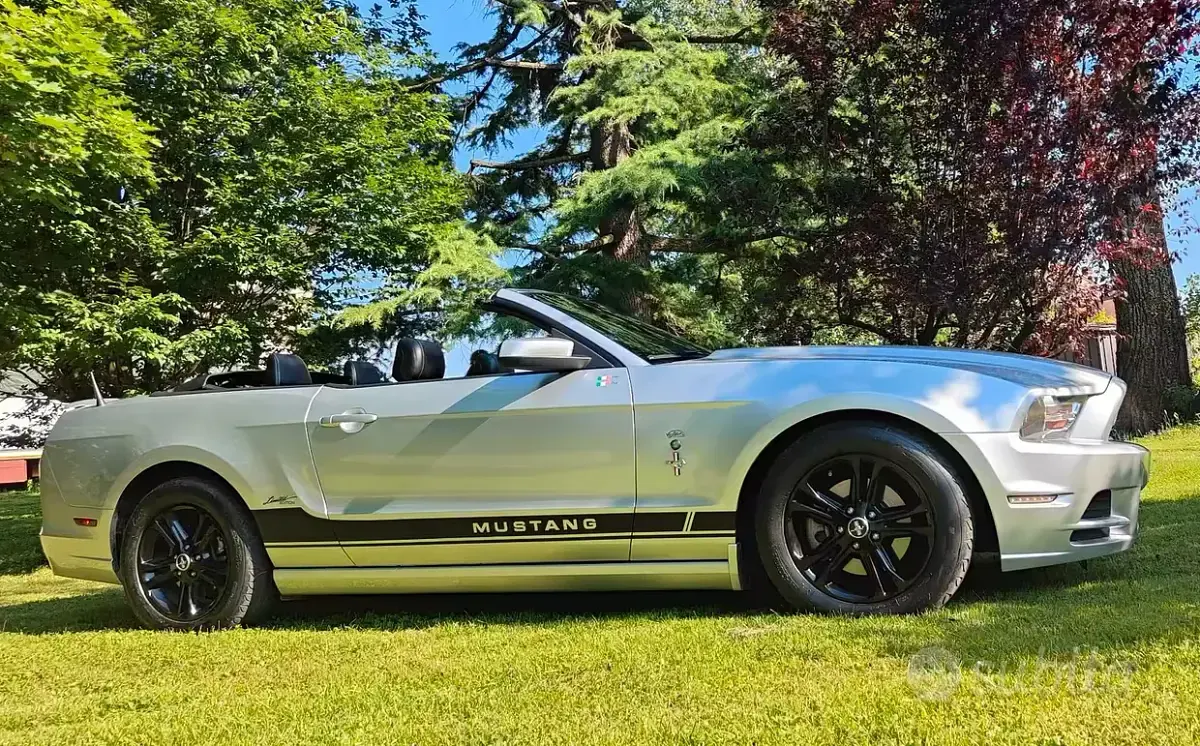 Usata Ford Mustang 989 CV (727 kW) 2014 Grigio Cabrio