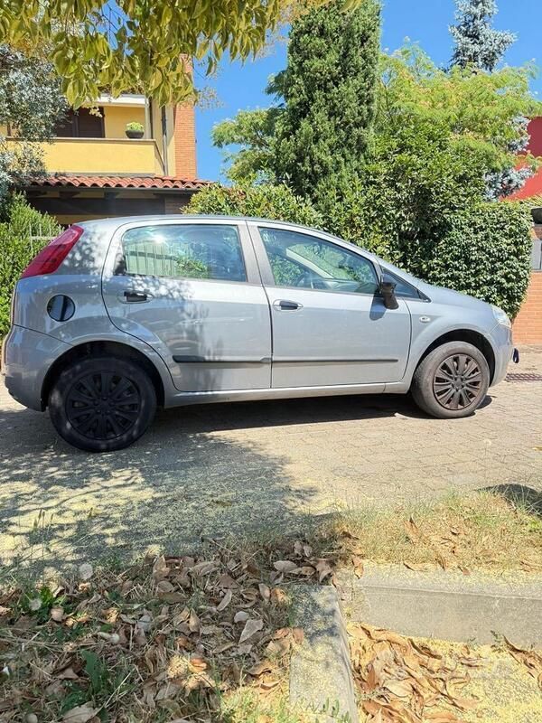 Usata Fiat Grande Punto 77 CV (56 kW) 2009 Blu Utilitaria