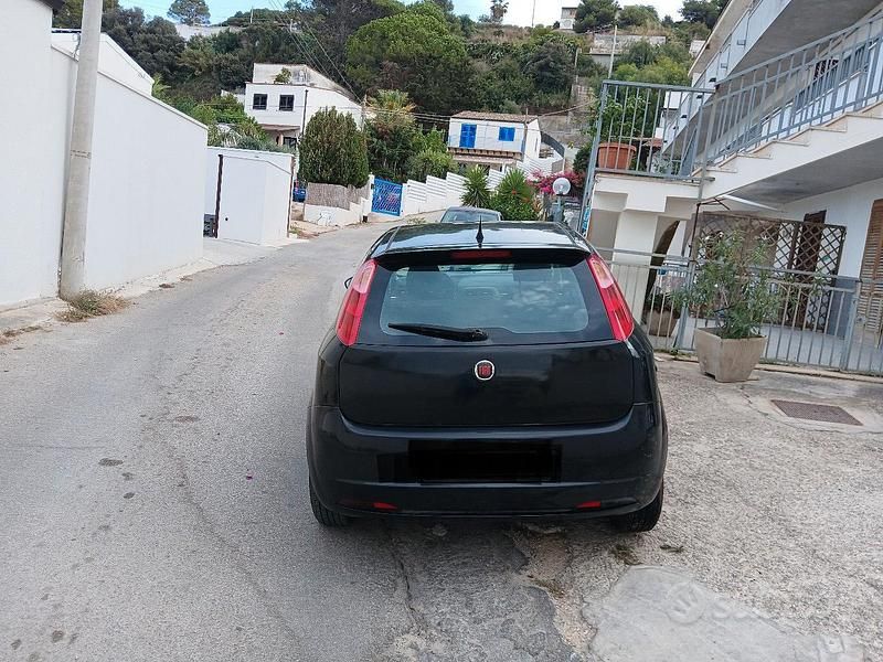 Usata Fiat Grande Punto 65 CV (47 kW) 2007 Nero Utilitaria