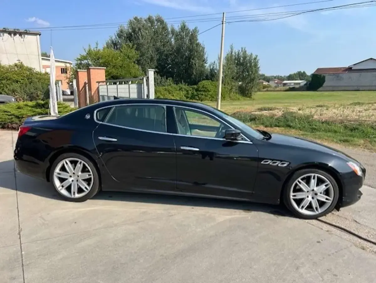 Usata Maserati Quattroporte 250 CV (183 kW) 2015 Nero Berlina