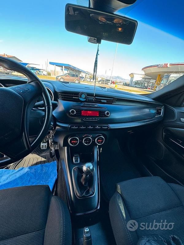 Usata Alfa Romeo Giulietta 109 CV (80 kW) 2013 Blu Berlina