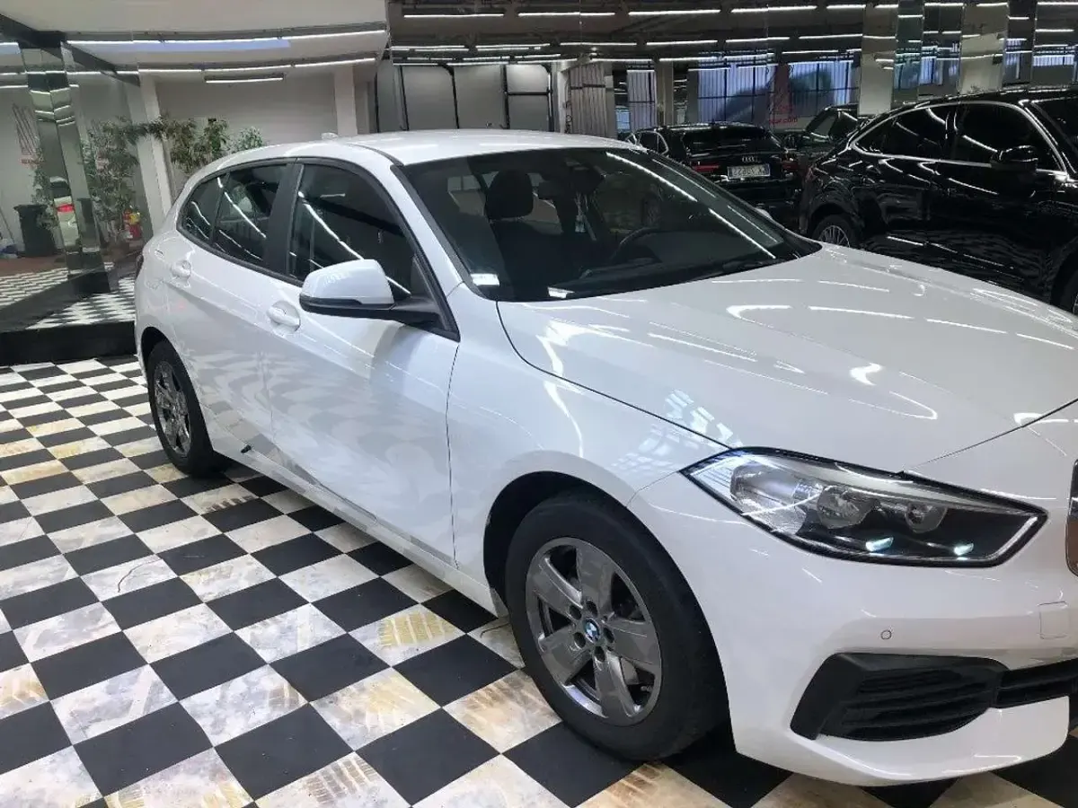 Usata BMW 118 Advantage 150 CV (110 kW) 2020 Bianco Utilitaria