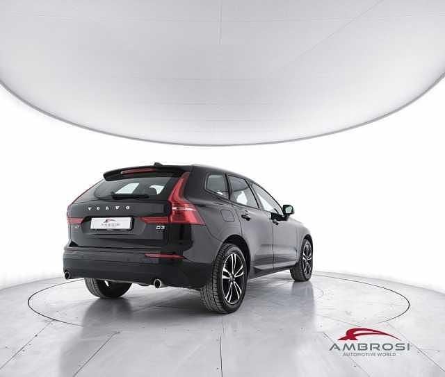 Usata Volvo XC60 Momentum 150 CV (110 kW) 2020 Nero SUV