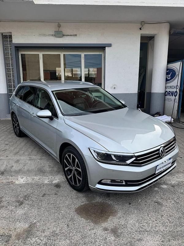 Usata VW Passat Highline 150 CV (110 kW) 2017 Rosso Station wagon