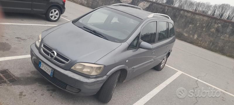 Usata Opel Zafira Elegance 101 CV (74 kW) 2003 Grigio Monovolume