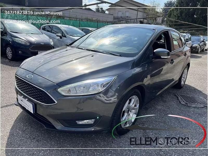 Usata Ford Focus S 101 CV (74 kW) 2015 Grigio Berlina