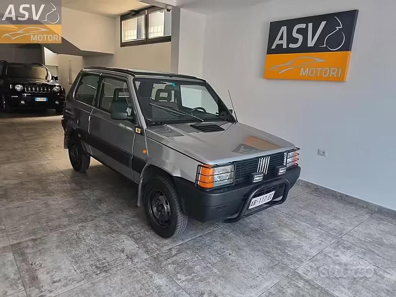 Usata Fiat Panda 4x4 50 CV (36 kW) 1987 Grigio Utilitaria