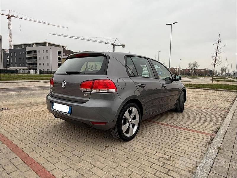 Usata VW Golf VI Comfortline 105 CV (77 kW) 2010 Grigio Utilitaria