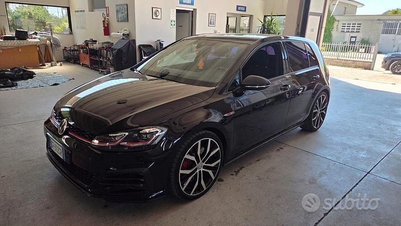 Usata VW Golf VIII GTI 245 CV (180 kW) 2021 Nero Berlina