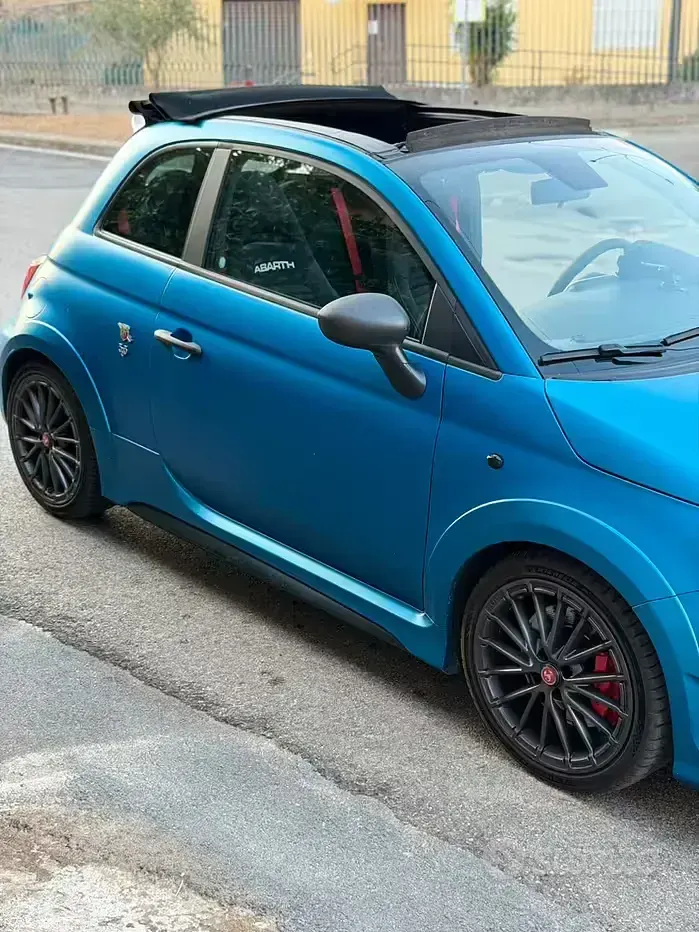 Usata Abarth 595C 180 CV (132 kW) 2021 Bluazzurro Cabrio