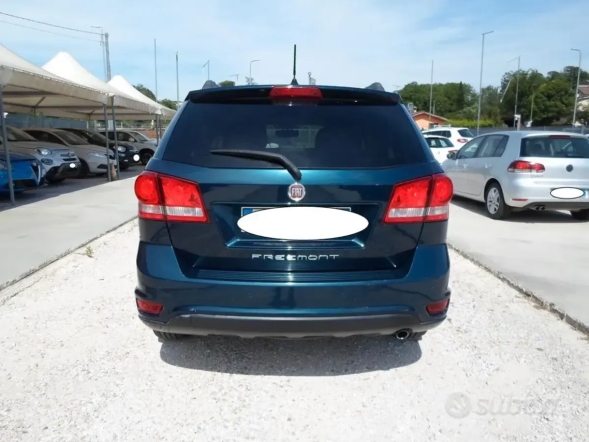 Usata Fiat Freemont Lounge 140 CV (102 kW) 2013 Bluazzurro SUV
