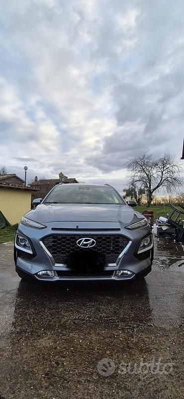 Usata Hyundai Kona Xpossible 116 CV (85 kW) 2018 Grigio SUV