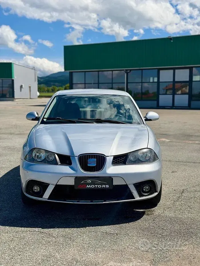 Usata Seat Ibiza 86 CV (63 kW) 2008 Grigio Berlina