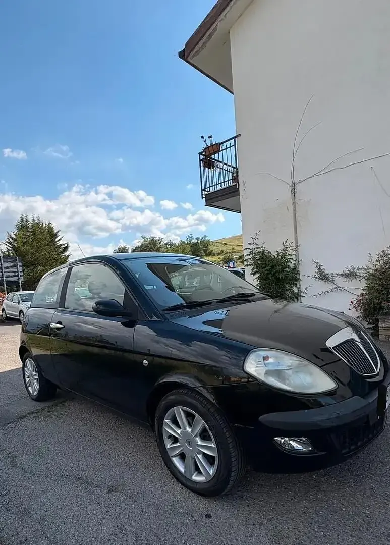 Usata Lancia Ypsilon 69 CV (50 kW) 2006 Nero Utilitaria