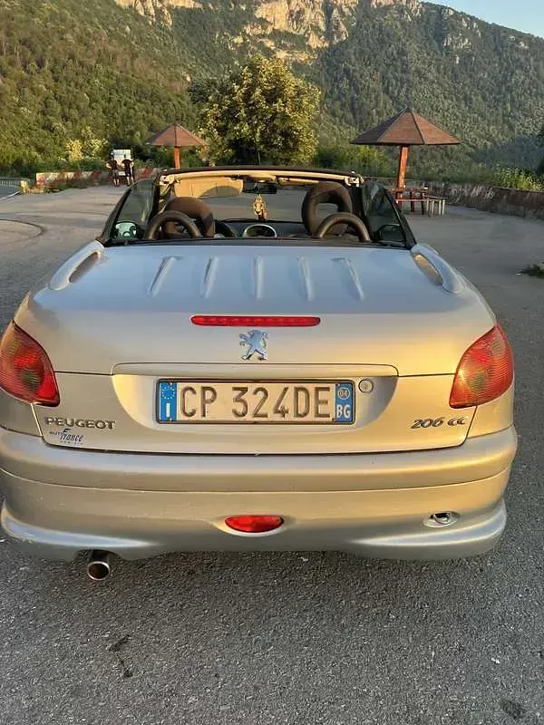 Usata Peugeot 206 CC Quiksilver 109 CV (80 kW) 2004 Cabrio