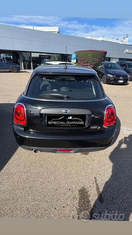 Usata Mini Cooper D 115 CV (84 kW) 2018 Nero Utilitaria