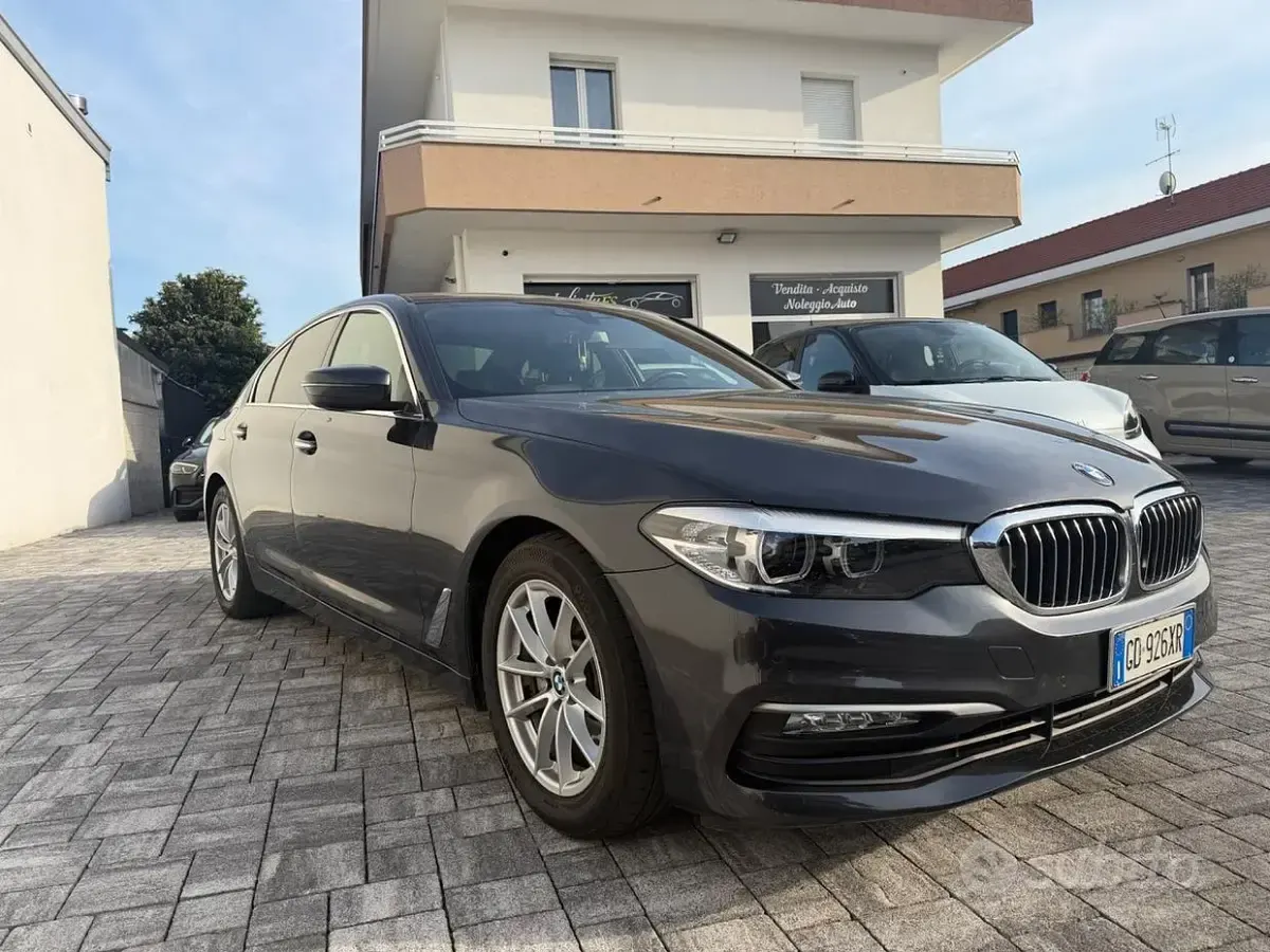 Usata BMW 520 Luxury Line 190 CV (139 kW) 2019 Grigio Berlina
