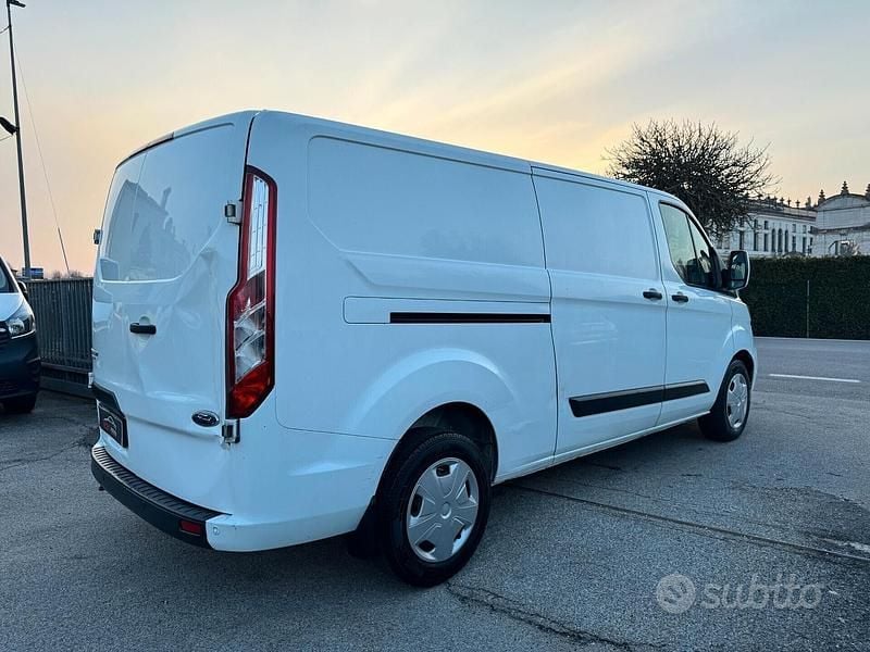 Occasion Ford Transit Custom Titanium 131 ch (96 kW) 2021 Blanc Berline
