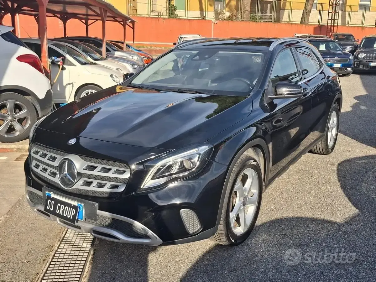 Usata Mercedes GLA180 Executive 109 CV (80 kW) 2017 Nero SUV