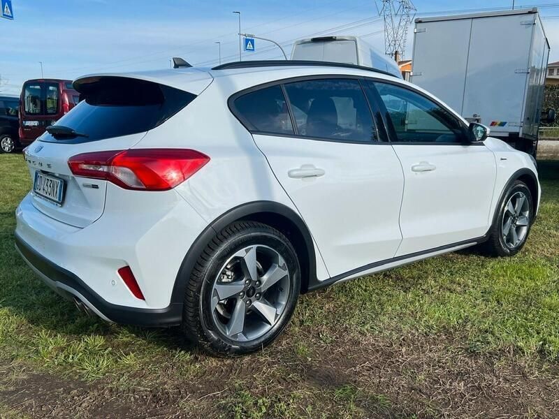 Usata Ford Focus Active 125 CV (91 kW) 2021 Bianco Berlina