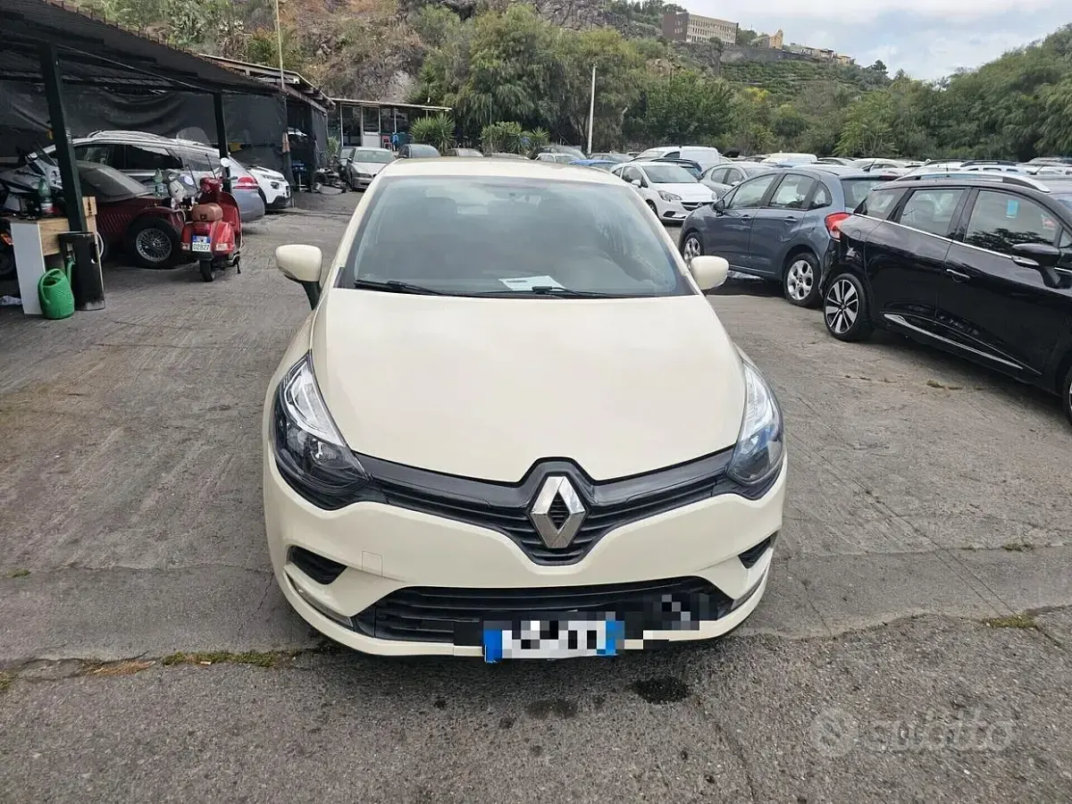 Usata Renault Clio IV Life 75 CV (55 kW) 2018 Beige Berlina