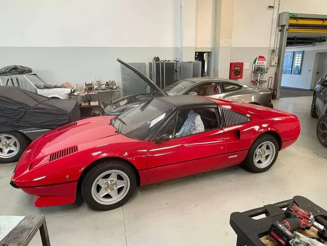 Usata Ferrari 308 254 CV (186 kW) 1980 Rosso Cabrio