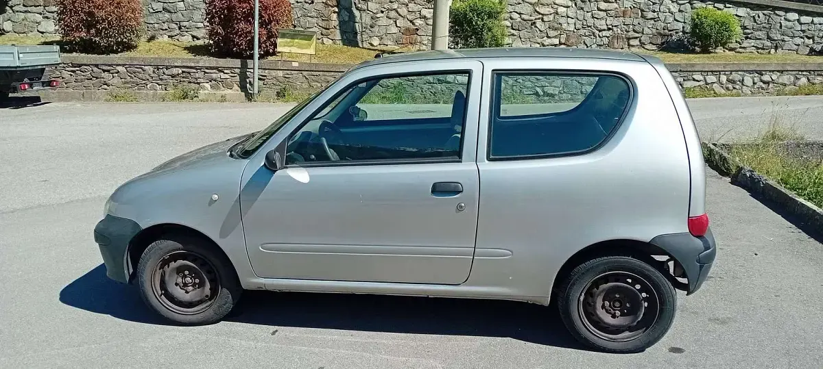 Usata Fiat 600 54 CV (39 kW) 2006 Argento Utilitaria