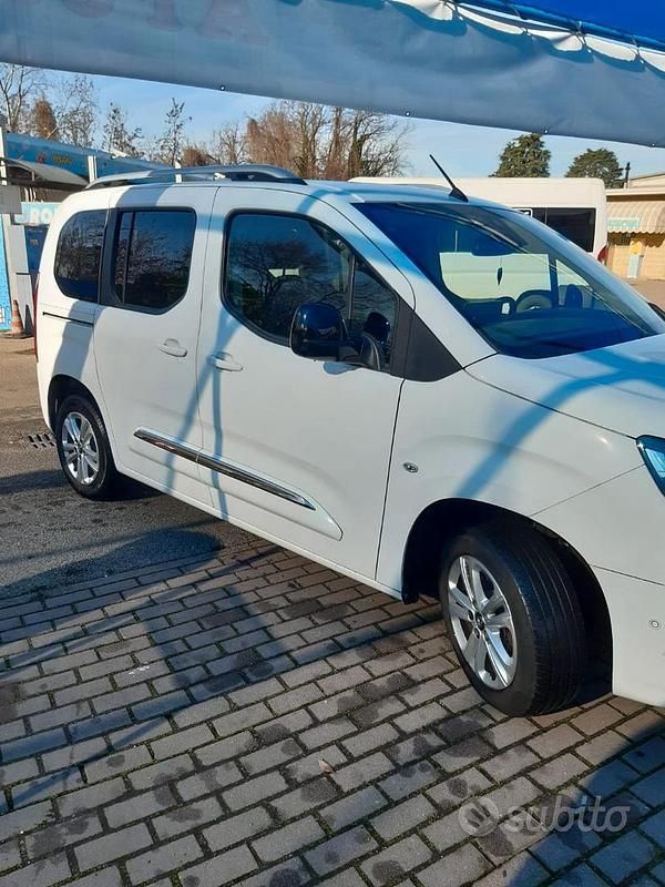 Usata Toyota Proace City City 110 CV (80 kW) 2022 Bianco Monovolume