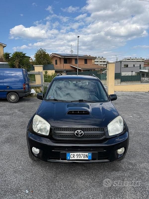 Usata Toyota RAV4 115 CV (84 kW) 2005 Nero SUV
