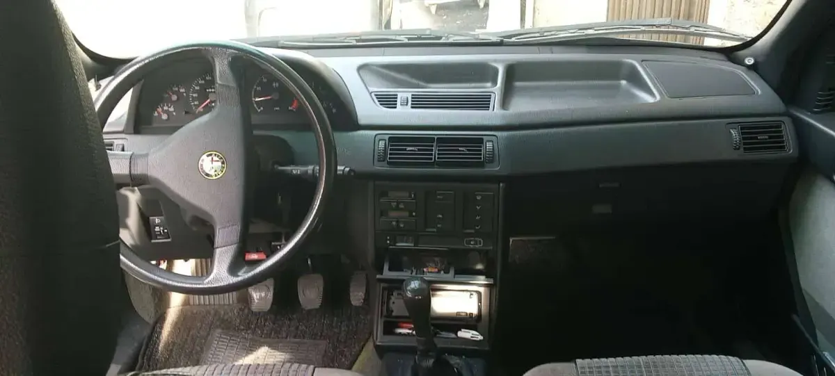 Usata Alfa Romeo 155 126 CV (92 kW) 1992 Grigio Berlina