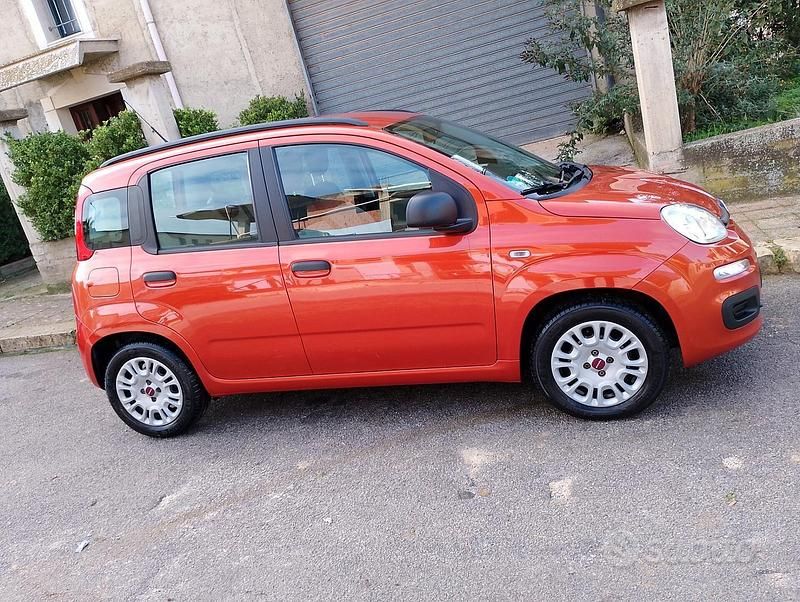 Usata Fiat Panda Easy 69 CV (50 kW) 2014 Arancione Berlina
