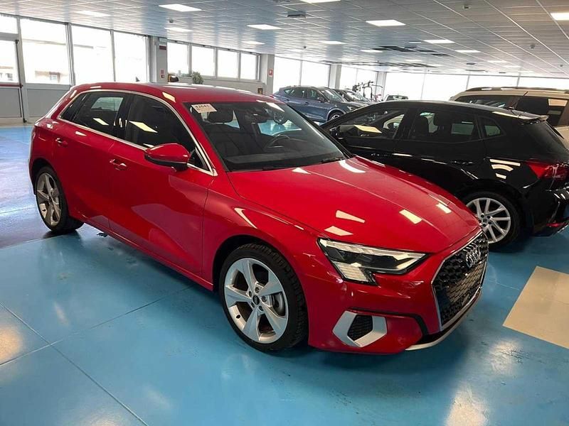 Usata Audi A3 e-tron Advanced 150 CV (110 kW) 2023 Rosso pastello Utilitaria
