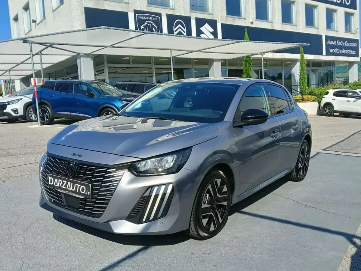 Usata Peugeot 208 Allure Turbo 101 CV (74 kW) 2025 Utilitaria
