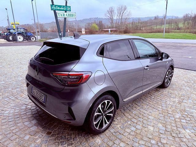 Usata Renault Clio V Techno 90 CV (66 kW) 2025 Grigio scuro Berlina