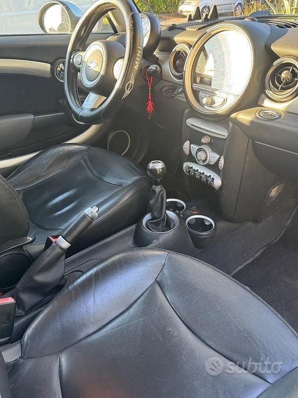 Usata Mini Cooper D 112 CV (82 kW) 2010 Grigio Utilitaria