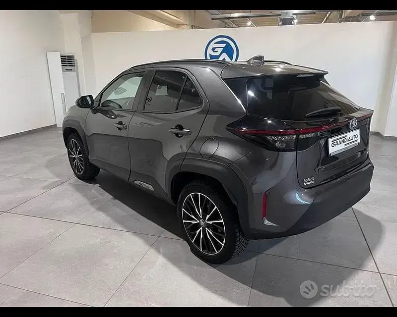Usata Toyota Yaris Cross Lounge 116 CV (85 kW) 2023 Argento SUV