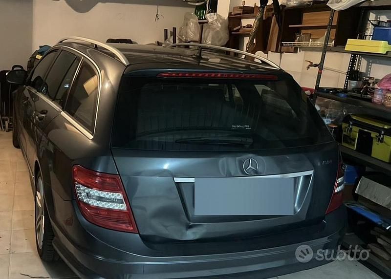 Usata Mercedes C220 AMG 170 CV (125 kW) 2008 Blu Station wagon