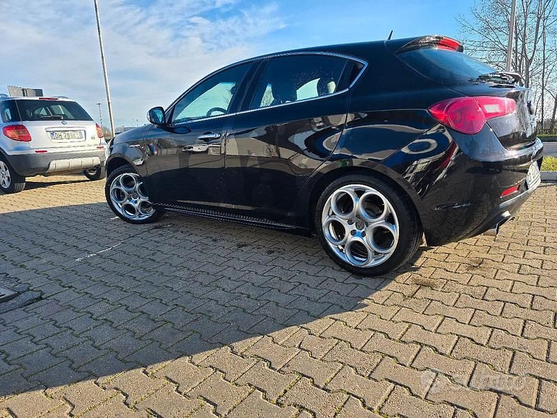 Usata Alfa Romeo Giulietta 140 CV (102 kW) 2011 Nero Utilitaria