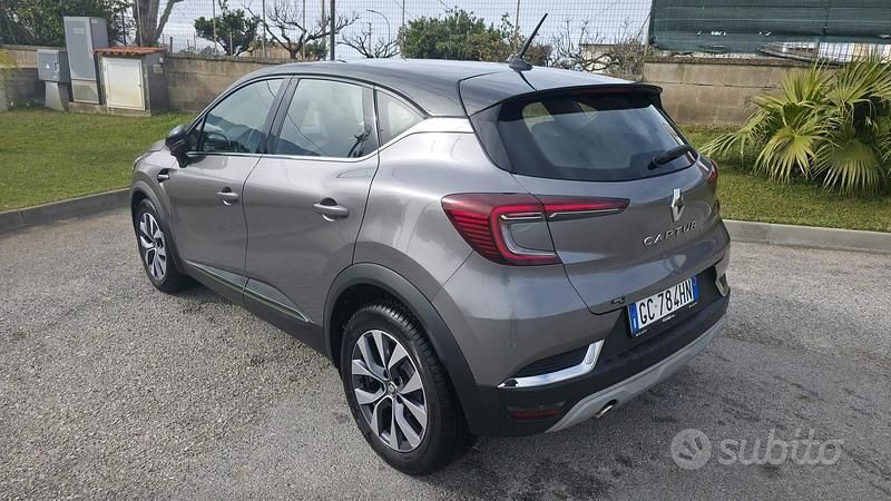Usata Renault Captur Intens 126 CV (92 kW) 2019 Grigio SUV