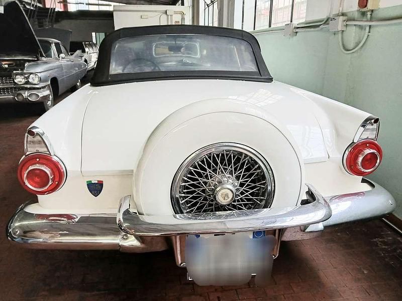 Begagnad Ford Thunderbird 224 HK (164 kW) 1956 Vit Cab