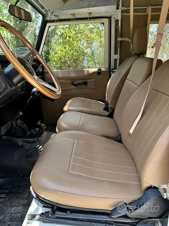 Usata Land Rover Defender 635 CV (467 kW) 1988 SUV