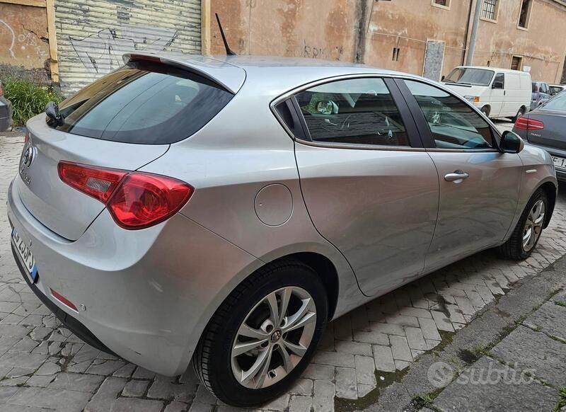 Usata Alfa Romeo Giulietta 120 CV (88 kW) 2011 Utilitaria