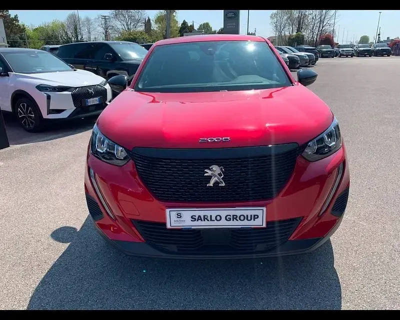 Usata Peugeot 2008 Active 101 CV (74 kW) 2023 Rosso SUV
