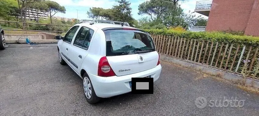 Usata Renault Clio II 58 CV (42 kW) 2008 Bianco Utilitaria