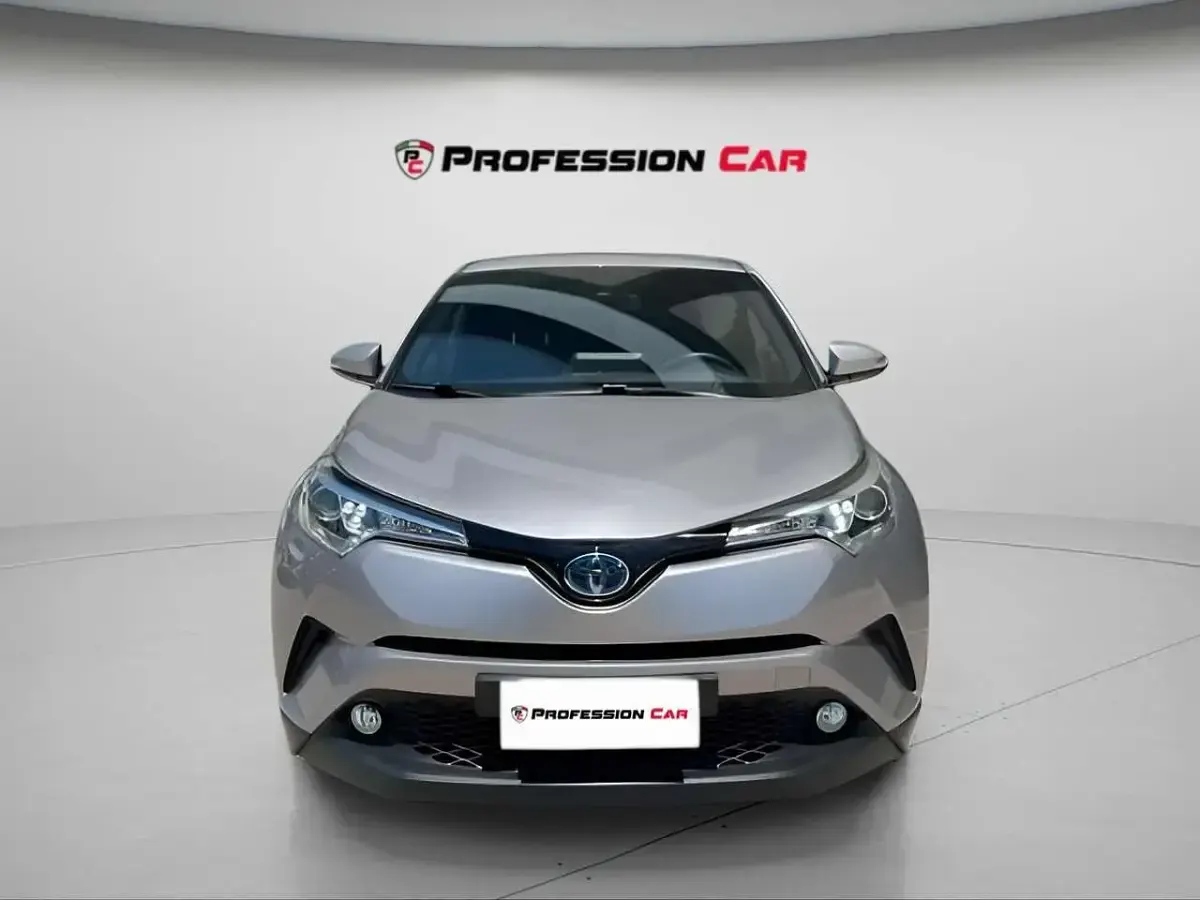 Usata Toyota C-HR Trend 122 CV (89 kW) 2018 Gray SUV