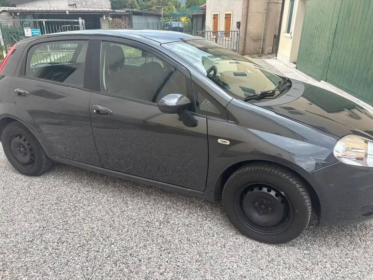 Usata Fiat Grande Punto 65 CV (47 kW) 2007 Grigio Utilitaria